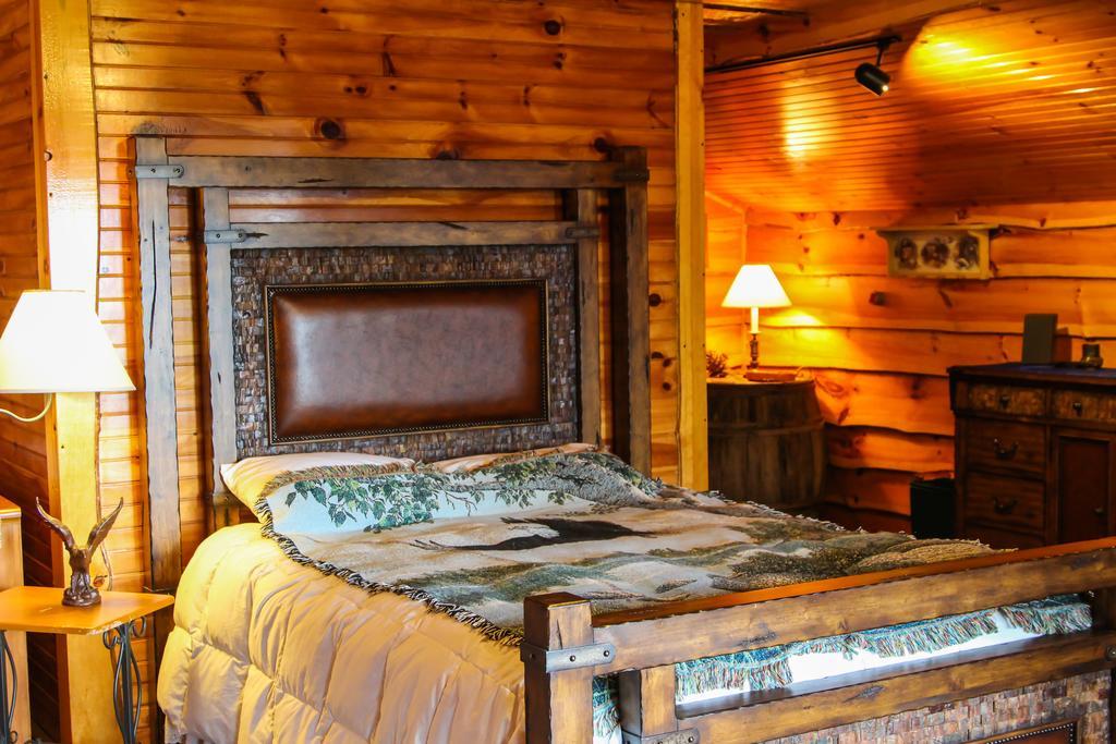 Lake Clear Lodge Ngoại thất bức ảnh