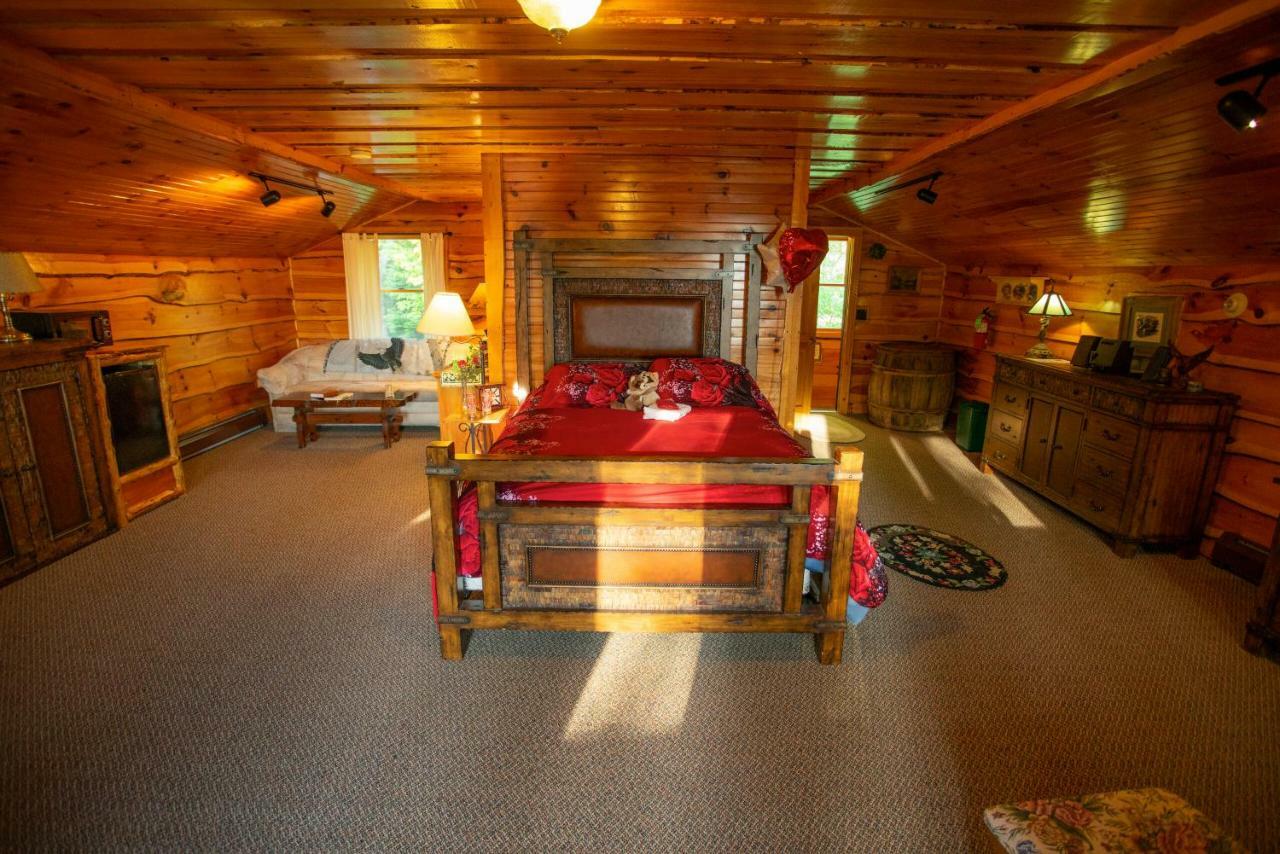 Lake Clear Lodge Ngoại thất bức ảnh