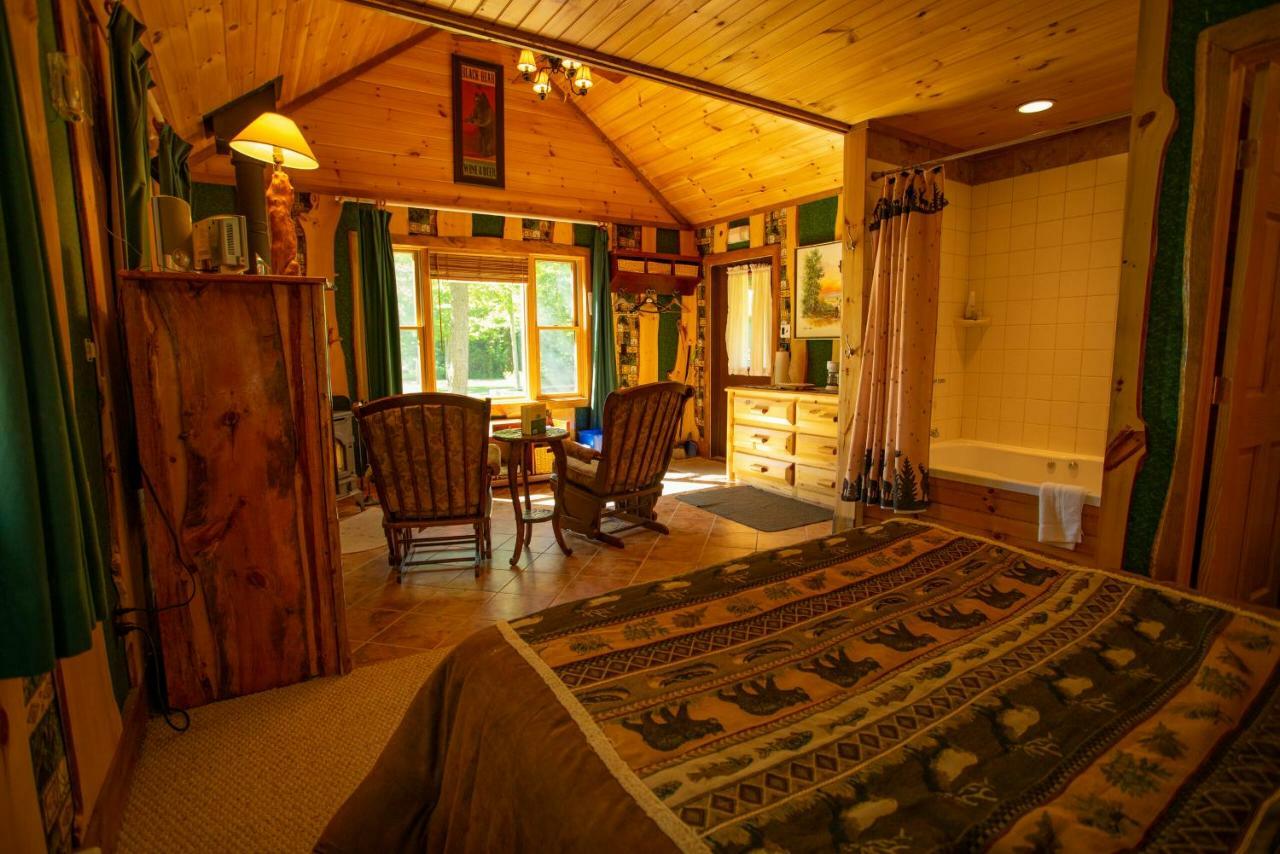 Lake Clear Lodge Ngoại thất bức ảnh